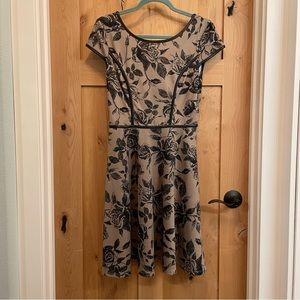 Maurices floral dress - size 3/4 - good preowned condition!